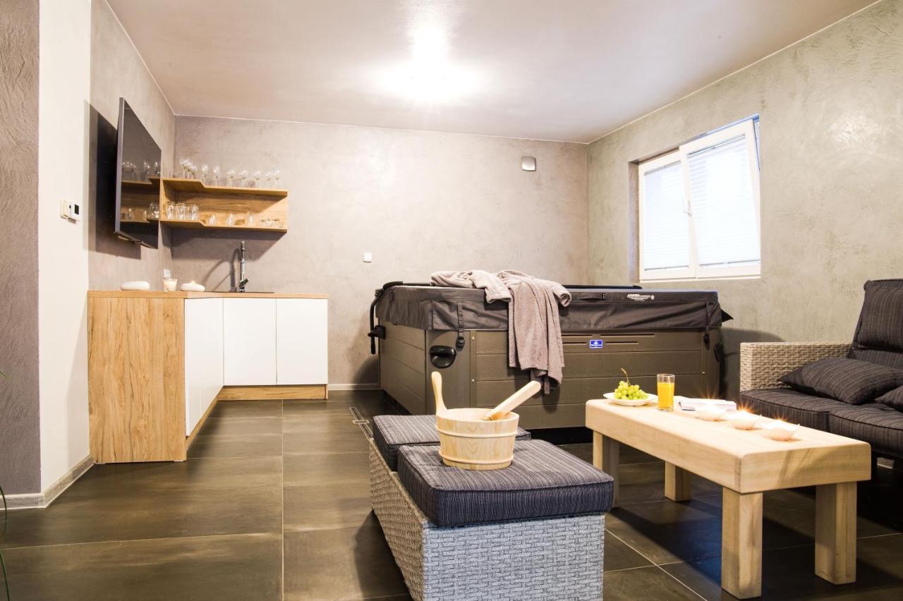 Apartmány a Wellness VMAL s.r.o. Skuteč Exterior foto